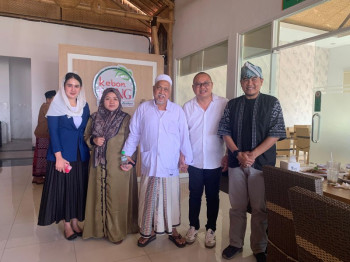 Bersama Anggota DPR RI Tom Liwafa