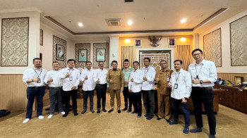 Bupati Haris Dorong Listrik Masuk Dusun, Perkuat Sinergi KADIN dan PLN