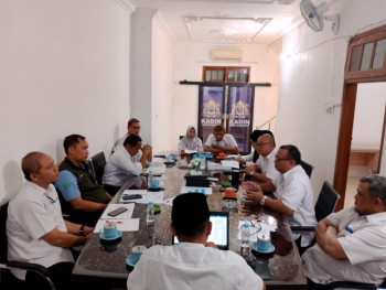 pertemuan-dengan-pengusaha-kabupaten-probolinggo-di-kantor-kadin